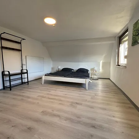 Ailsbach Ruhig, Eingezaeunt, Hundefreundlich Nahe A3 *
