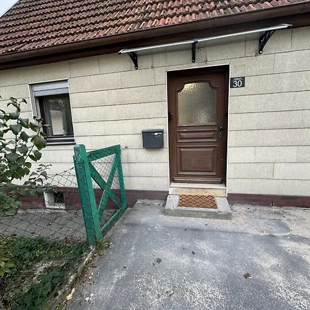 Ailsbach Ruhig, Eingezaeunt, Hundefreundlich Nahe A3 * Lonnerstadt